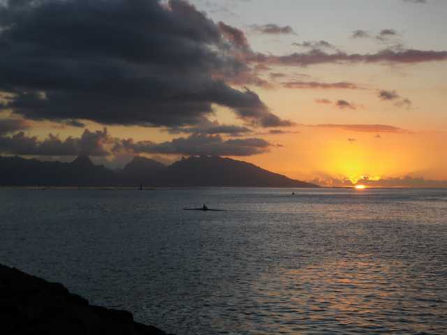 Moorea lockt im Sonnenuntergang